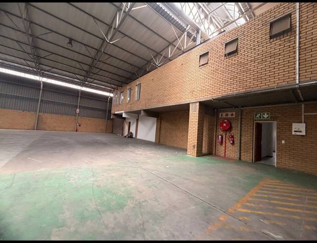 1,412M² WAREHOUSE TO LET IN MEADOWDALE